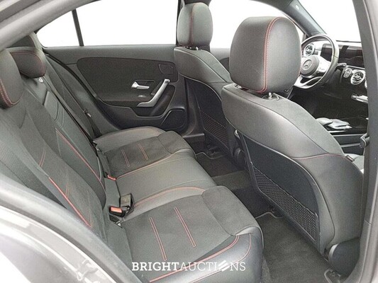 Mercedes-Benz A 250e Business Solution AMG 262pk 2021 (Origineel-NL) A-klasse, K-685-ZP