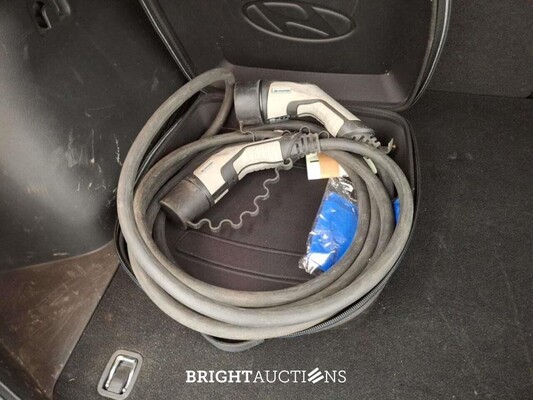 Hyundai Kona EV Fashion 64 kWh 204pk 2023 (Origineel-NL), S-160-ZB