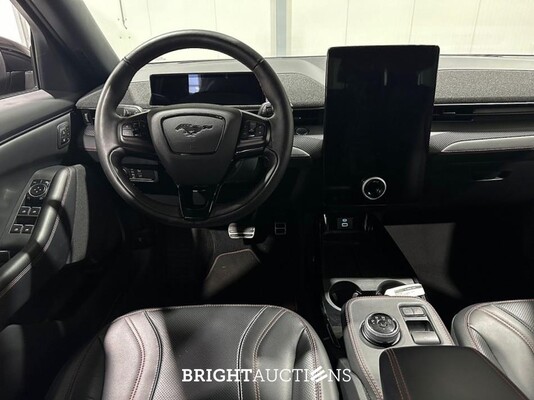 Ford Mustang Mach-E AWD 75 kWh 258pk 2021 (Origineel-NL), L-890-ZD