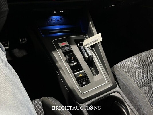 Volkswagen Golf eHybrid GTE 1.4 258hp 2021 (Original-NL), L-820-GR