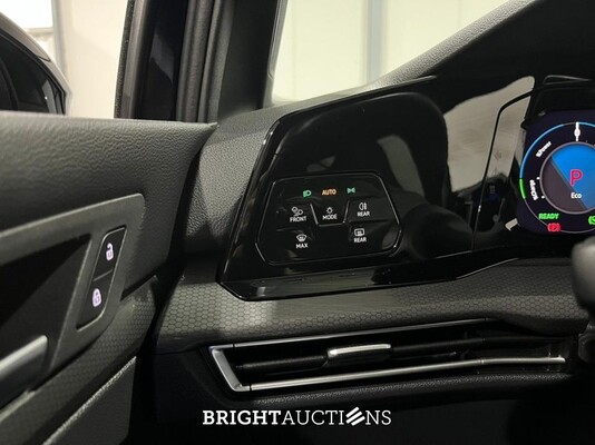 Volkswagen Golf eHybrid GTE 1.4 258hp 2021 (Original-NL), L-820-GR