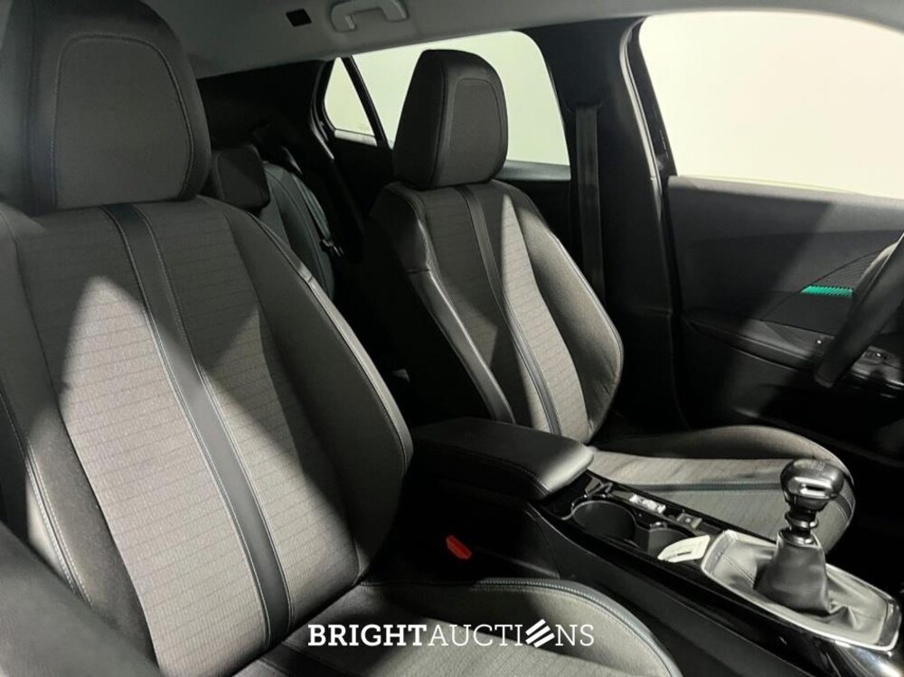 Peugeot 2008 100 Allure 1.2 PureTech 102pk 2022 (Origineel-NL), P-689-GX