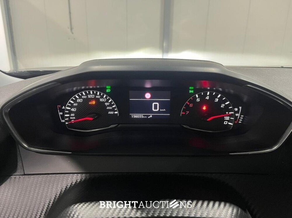 Peugeot 2008 100 Allure 1.2 PureTech 102hp 2022 (Original-NL), P-689-GX