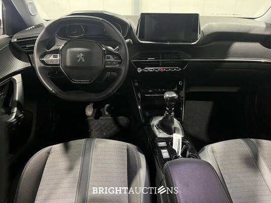 Peugeot 2008 100 Allure 1.2 PureTech 102hp 2022 (Original-NL), P-689-GX
