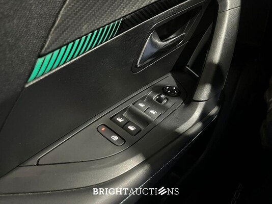 Peugeot 2008 100 Allure 1.2 PureTech 102hp 2022 (Original-NL), P-689-GX