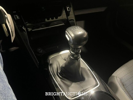 Peugeot 2008 100 Allure 1.2 PureTech 102hp 2022 (Original-NL), P-689-GX