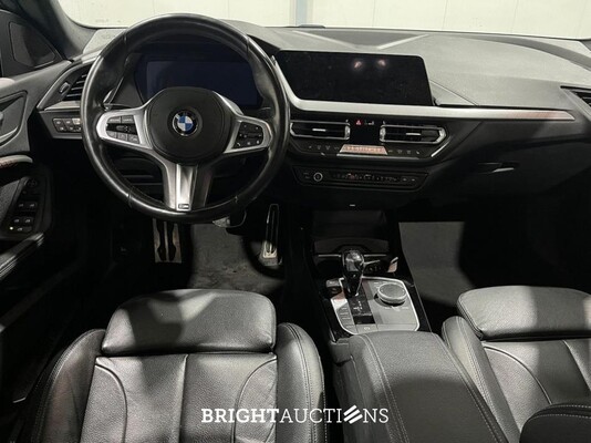 BMW 218i Gran Coupe Automatic High Executive Edition M-Package 136hp 2022 (Original-NL) 2-Series, P-884-LJ
