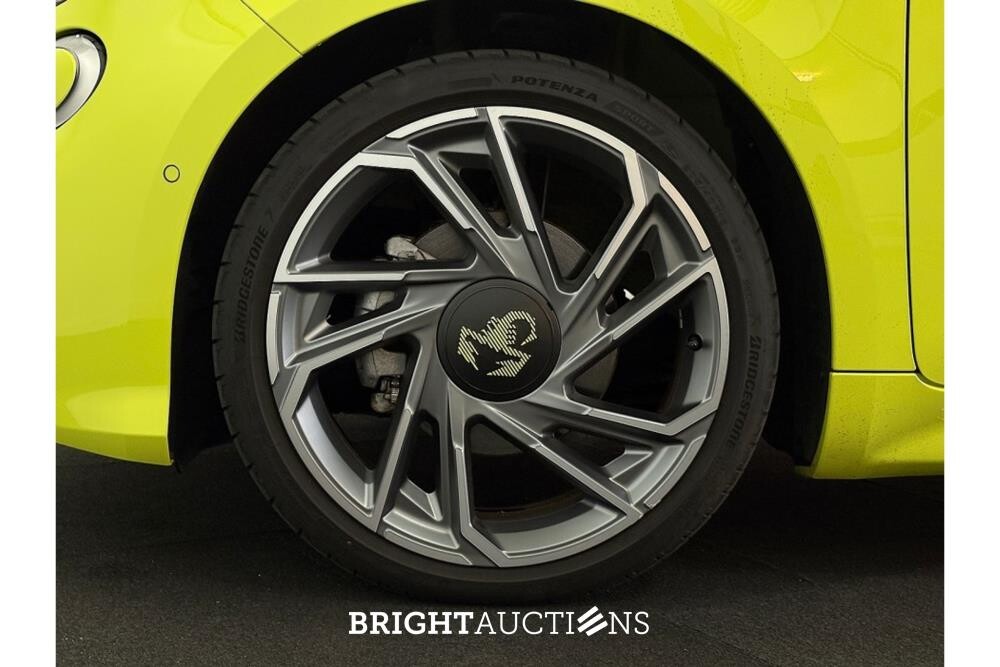 Fiat 500C Abarth Turismo 42 kWh 155hp 2025 (Original-NL), HSZ-26-J