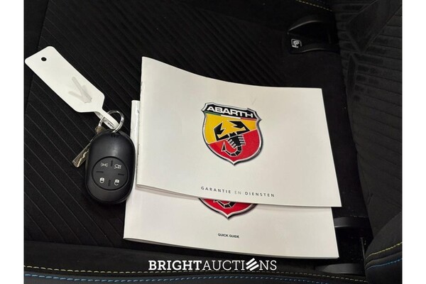 Fiat 500C Abarth Turismo 42 kWh 155hp 2025 (Original-NL), HSZ-26-J