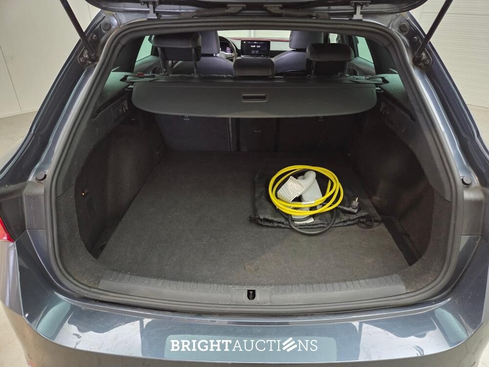SEAT Leon Sportstourer eHybrid PHEV FR Business Intense 1.4 TSI 258pk 2021 (Origineel-NL), L-078-HB