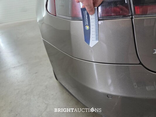 Tesla Model S Base 333pk 2015, GGD-49-B