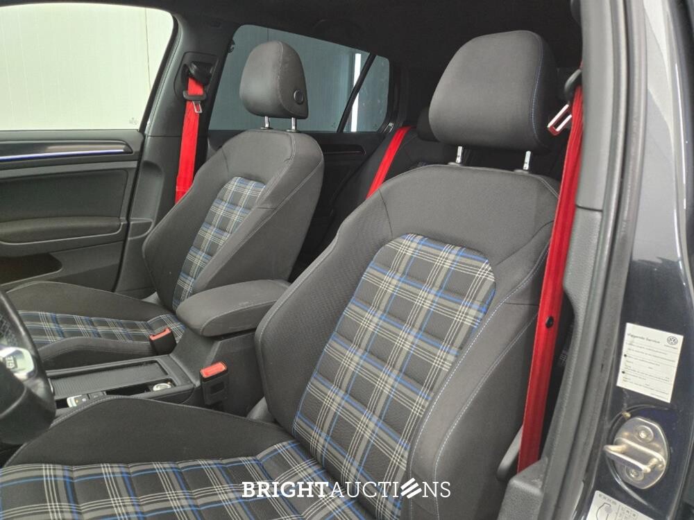 Volkswagen Golf GTE 1.4 TSI 150hp 2016 (Original-NL), ND-044-P