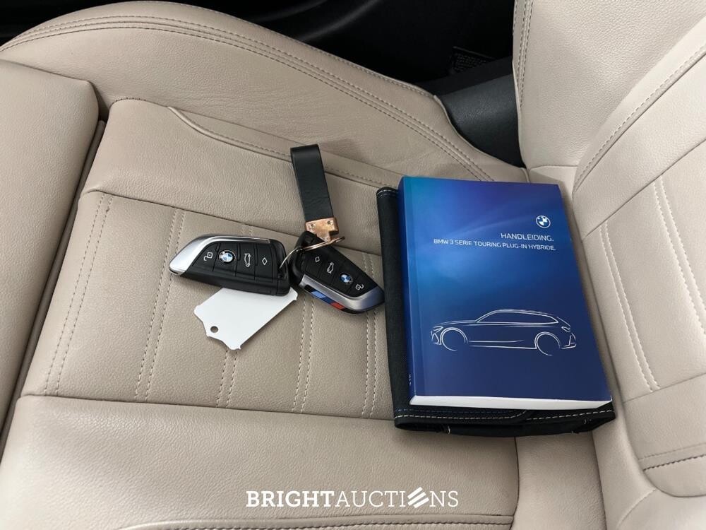 BMW 3-serie Touring 292pk 2023 (Origineel-NL), S-021-ND