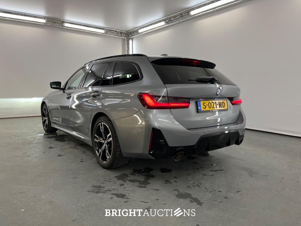 BMW 330e Touring 292pk 2023 3-serie (Origineel-NL), S-021-ND