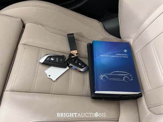 BMW 3-serie Touring 292pk 2023 (Origineel-NL), S-021-ND