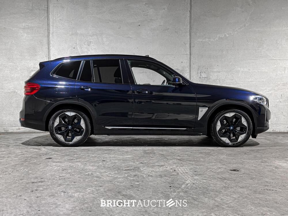 BMW iX3 High Executive 80 kWh 286pk 2021 G08 (Origineel-NL + 1e Eigenaar), N-444-RG