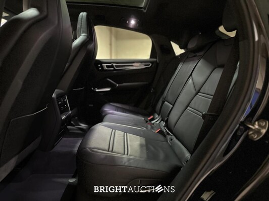 Porsche Cayenne Coupe Turbo 4.0 V8 549pk 2019, J-757-HF