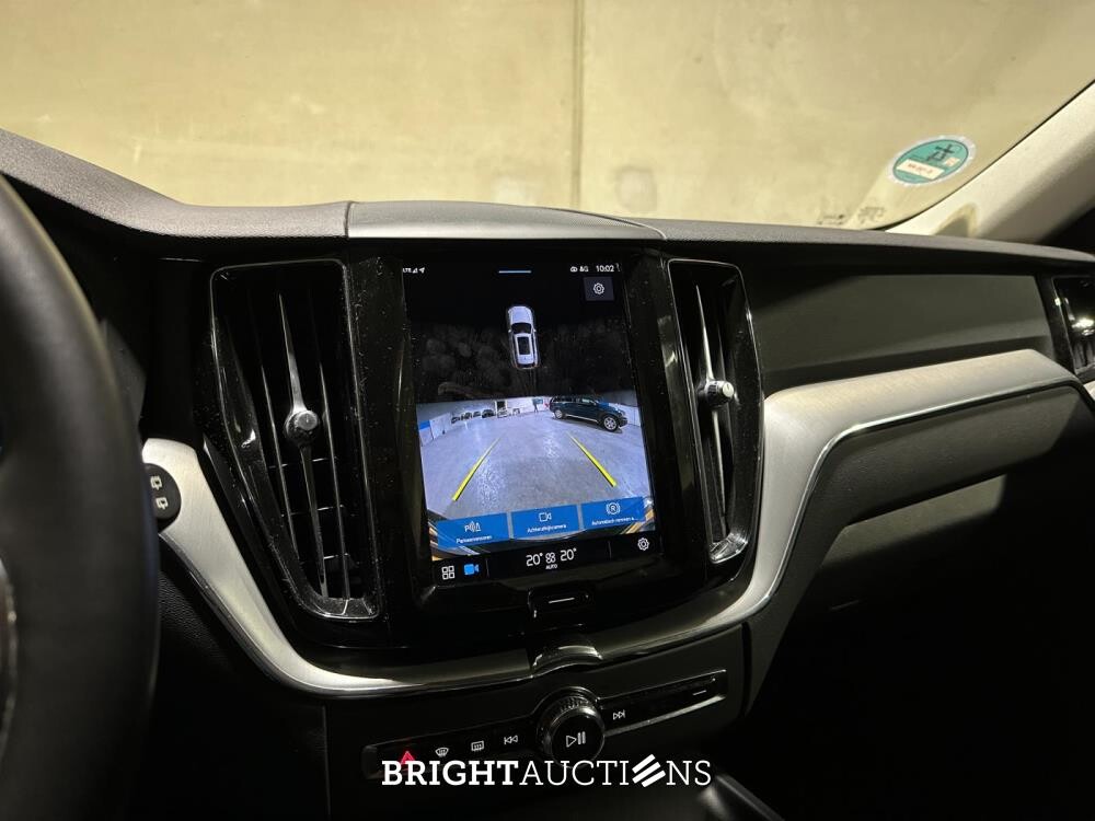 Volvo XC60 2.0 T6 Plug-in hybrid AWD Core Bright 253pk 2027 (Origineel-NL+1e eigenaar), S-190-RP