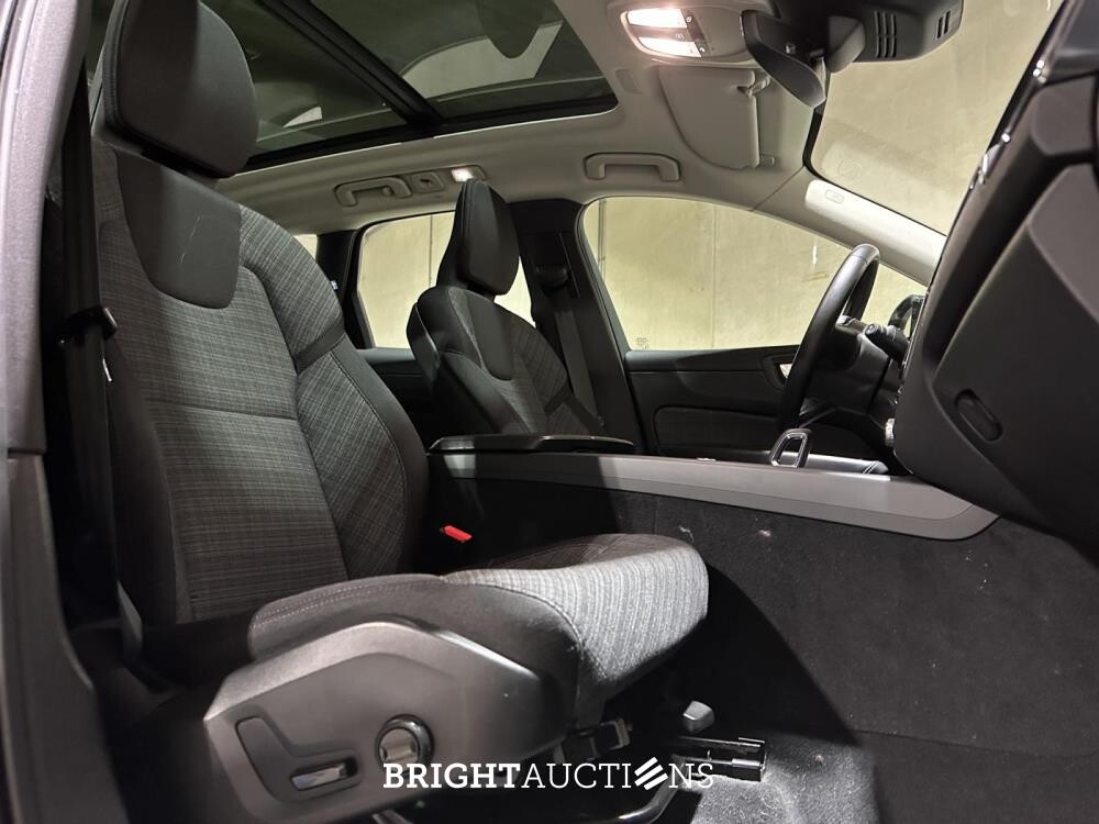 Volvo XC60 2.0 T6 Plug-in hybrid AWD Core Bright 253pk 2027 (Origineel-NL+1e eigenaar), S-190-RP