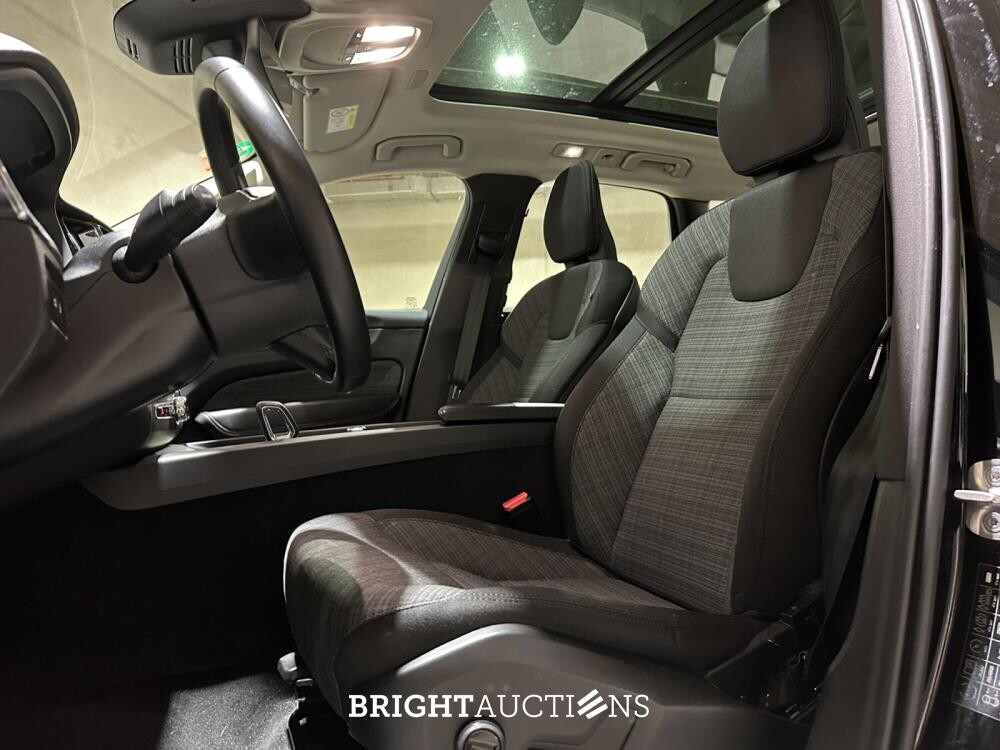 Volvo XC60 2.0 T6 Plug-in hybrid AWD Core Bright 253pk 2027 (Origineel-NL+1e eigenaar), S-190-RP