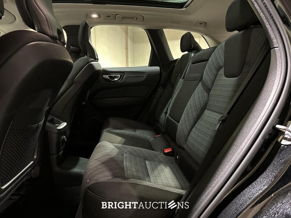 Volvo XC60 2.0 T6 Plug-in hybrid AWD Core Bright 253hp 2027 (Original-NL+1st owner), S-190-RP