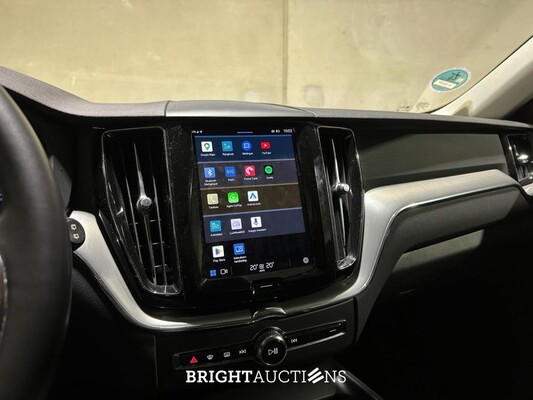 Volvo XC60 2.0 T6 Plug-in hybrid AWD Core Bright 253pk 2027 (Origineel-NL+1e eigenaar), S-190-RP
