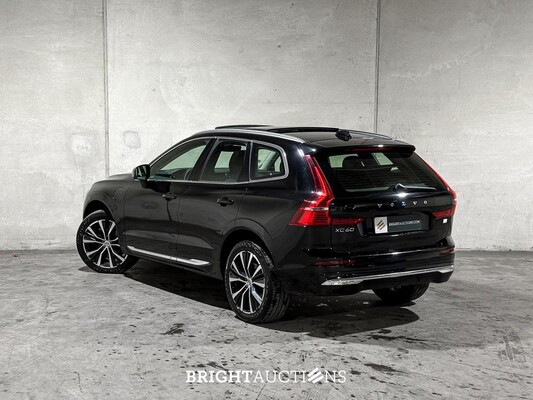 Volvo XC60 2.0 T6 Plug-in hybrid AWD Core Bright 253pk 2027 (Origineel-NL+1e eigenaar), S-190-RP