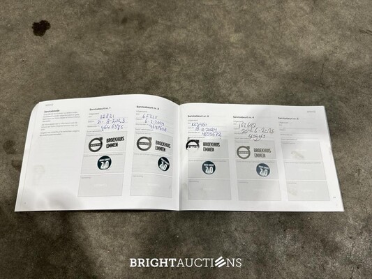 Volvo XC60 2.0 T6 Plug-in hybrid AWD Core Bright 253pk 2027 (Origineel-NL+1e eigenaar), S-190-RP