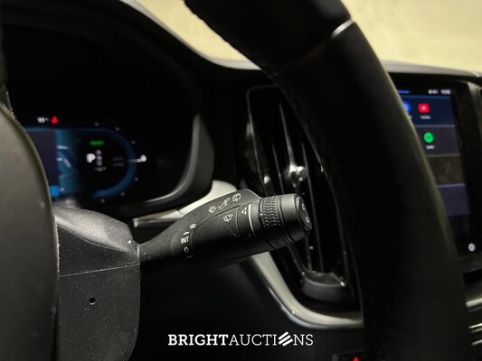 Volvo XC60 2.0 T6 Plug-in hybrid AWD Core Bright 253pk 2027 (Origineel-NL+1e eigenaar), S-190-RP