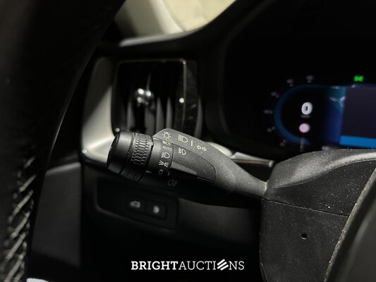 Volvo XC60 2.0 T6 Plug-in hybrid AWD Core Bright 253hp 2027 (Original-NL+1st owner), S-190-RP