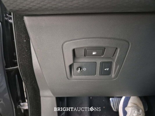 Land Rover Range Rover Velar P400e SE 443pk 2021 (Origineel-NL), K-415-ZT