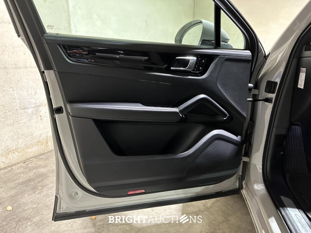 Porsche Cayenne Coupé 3.0 V6 E-Hybrid 462pk 2019 (Origineel-NL), G-145-HL