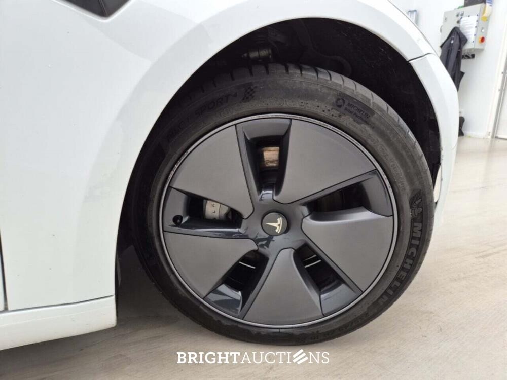 Tesla Model 3 Standard PLUS RWD 238pk 2022