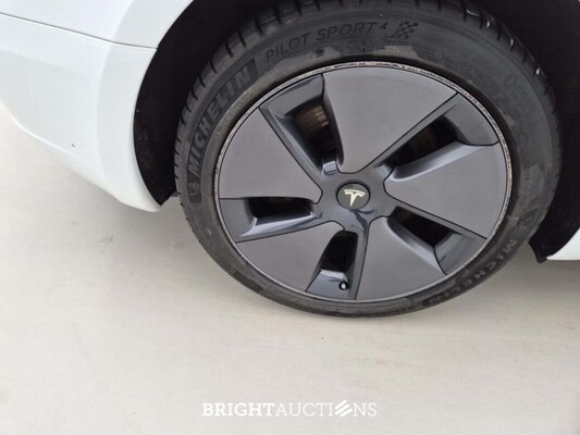 Tesla Model 3 Standard PLUS RWD 238pk 2022