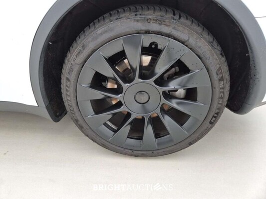 Tesla Model Y RWD 58 kWh 238pk 2023 (Origineel-NL), X-697-DL