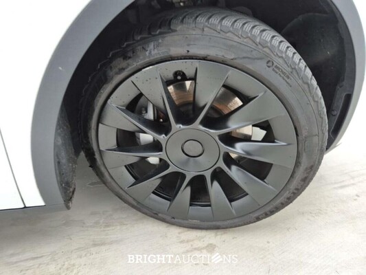 Tesla Model Y RWD 58 kWh 238pk 2023 (Origineel-NL), X-697-DL