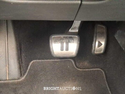 Volkswagen Id.4 Pro 77 kWh 204pk 2022 (Origineel-NL), P-499-JL