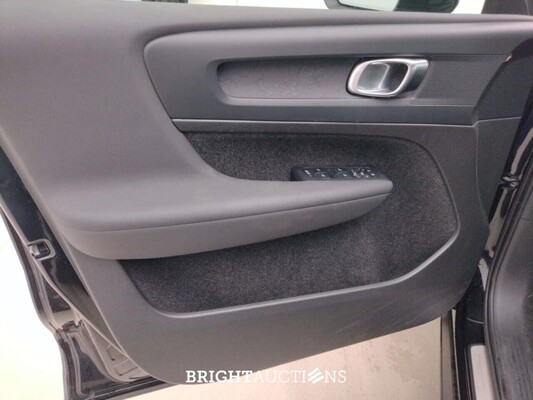 Volvo XC40 Recharge Core 231pk 2023