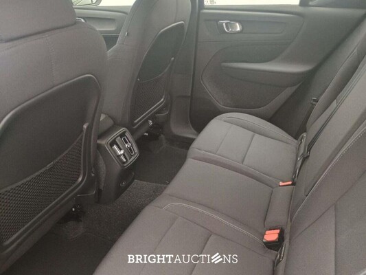 Volvo XC40 Recharge Core 231pk 2023