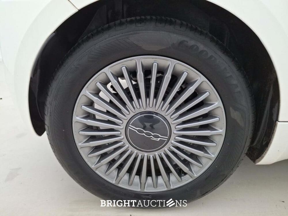 Fiat 500E Berlina Icon 42 kWh 118pk 2022 (Origineel-NL), P-613-SK