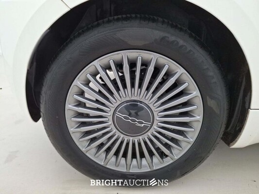 Fiat 500E Berlina Icon 42 kWh 118pk 2022 (Origineel-NL), P-613-SK