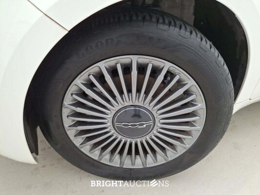 Fiat 500E Berlina Icon 42 kWh 118pk 2022 (Origineel-NL), P-613-SK