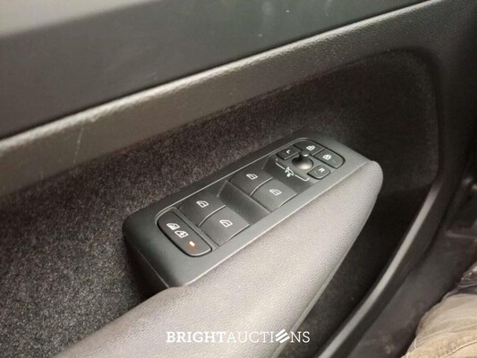 Volvo XC40 Recharge Twin PLUS 78 kWh 408pk 2022 (Origineel-NL), R-502-RS