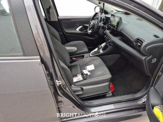 Toyota Yaris Vvt-I HYBRID Lounge 1.5 92pk 2021