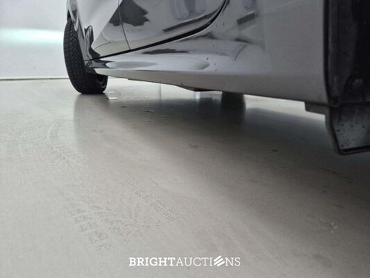 Toyota Yaris Vvt-I HYBRID Lounge 1.5 92pk 2021