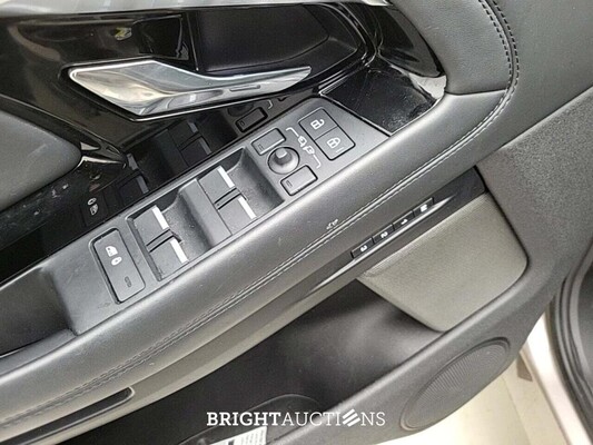Land Rover Range Rover Evoque P300e 1.5 AWD 309pk 2022 (Origineel-NL), P-582-LG