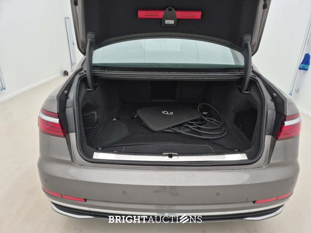 Audi A8 60 E TFSI Quattro 476pk 2023 (Origineel-NL), S-092-LX