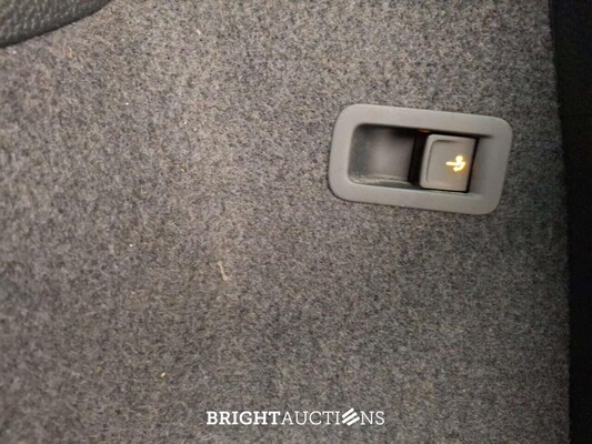 Skoda Karoq Sportline Business 1.5 TSI 150pk 2023 (Origineel-NL), T-830-SV