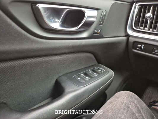 Volvo V60 D3 R-Design Geartronic 2.0 150pk 2021