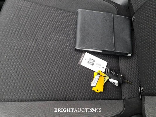 Volkswagen Polo Life 1.0 TSI 95pk 2022 (Origineel-NL), R-053-XK